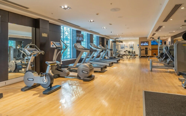 Monty - Stylish Apartment with Partial Burj Khalifa View