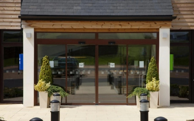 Holiday Inn Express London-Epsom Downs by IHG