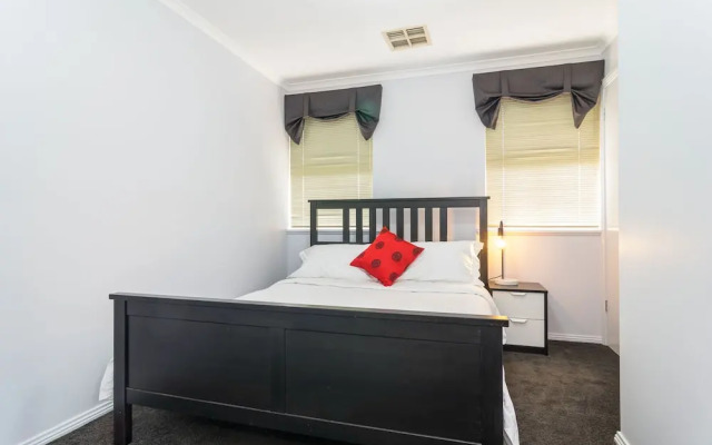 Port Adelaide Harbourside Home