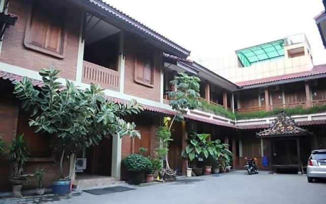 Roemah Balewaringin