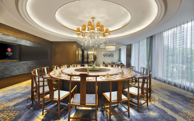 Royal Garden Hotel