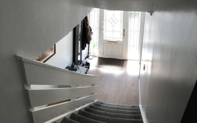 Limegrove, Comfortable Three Bedroom House
