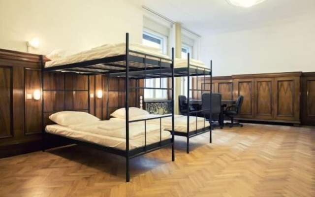 Hostel Tresor