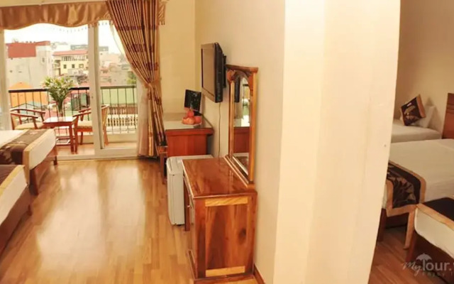 Sunflower Hotel & Travel