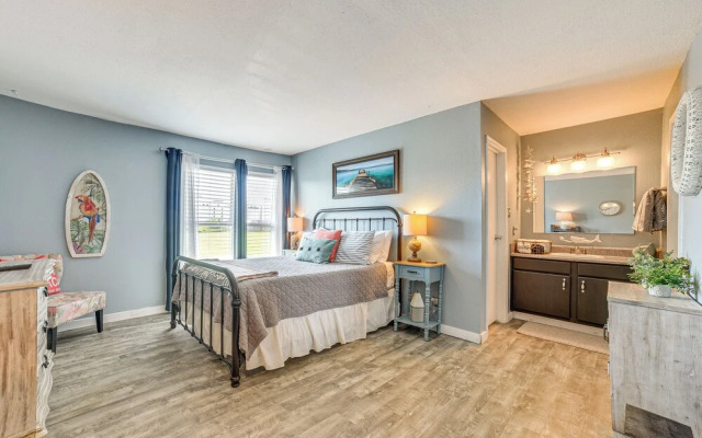 1/4 Mi to Seawall: Relaxing Galveston Condo!