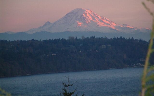 Three Tree Point Bed & Breakfast