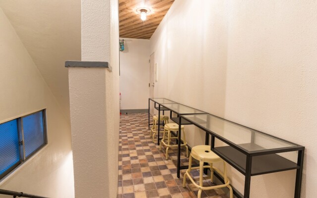 Guesthouse Akashi Hikaria - Hostel
