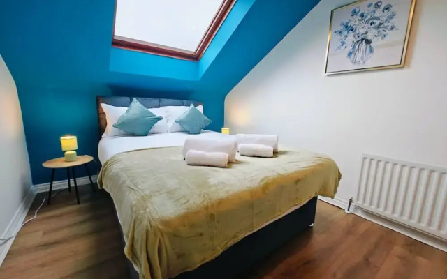 4BR Modern Ormeau House