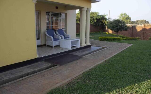 Chrinas Guest House
