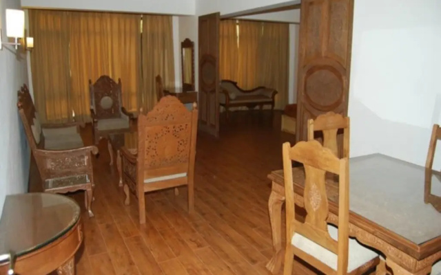 Hotel Grand Mahal
