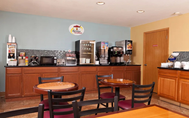 Super 8 Motel - Wichita/West/Airport