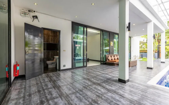 4 Bedroom Modern Pool Villa BL10