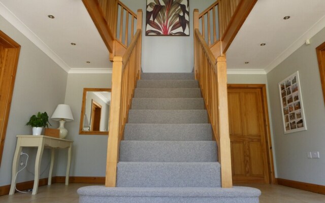 Broadleaf Lodge
