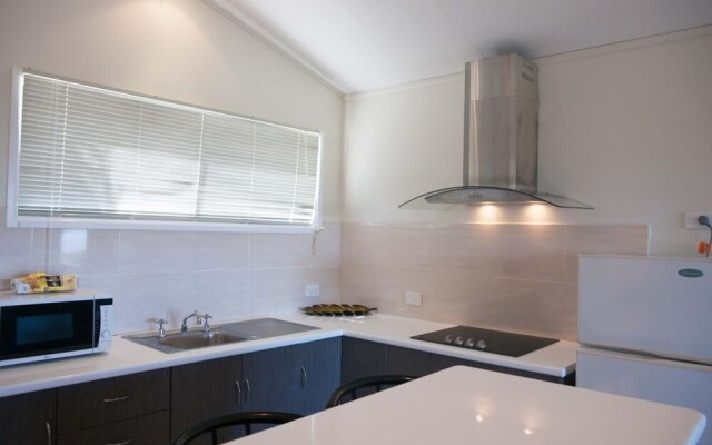 20 Korora Palms - 1 Bedroom Spa Bure