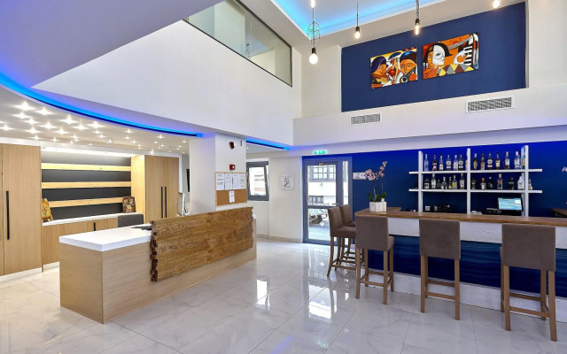 Pollis Hotel