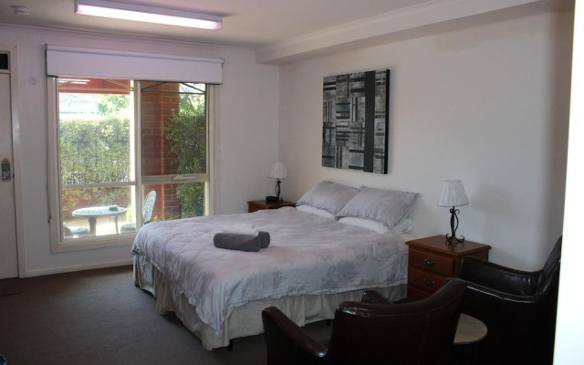 Australian Home Away @ Box Hill Studios