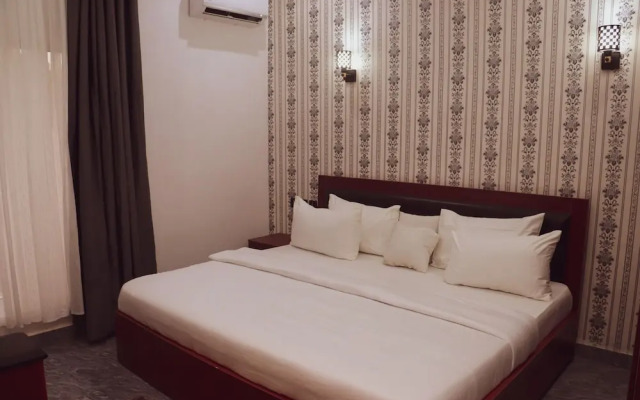 King Daken Diplomatic Suites