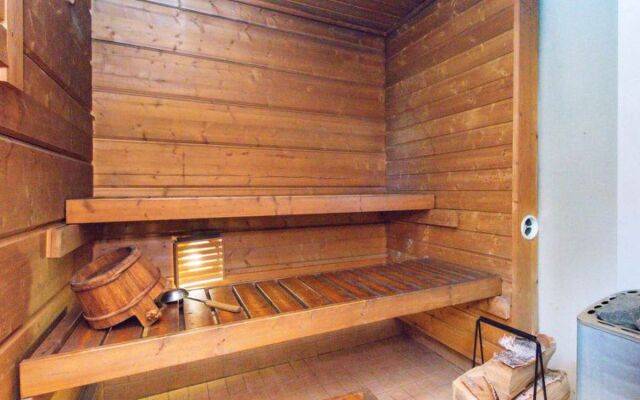 Hot pool cottage iitu