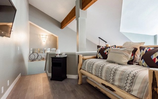 Snowcreek 888 Phase V