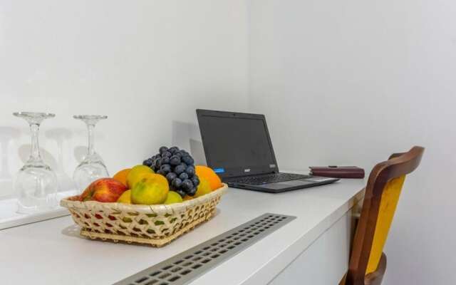 Spacious Deluxe Room - Hotel Rose