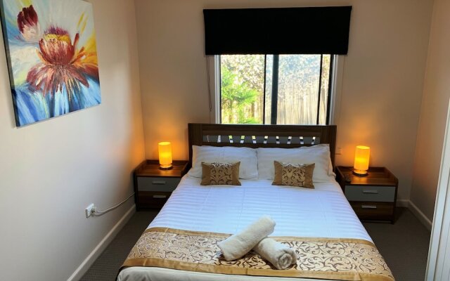 The Gazebo Place - Spacious 4 Bedroom near Murray River