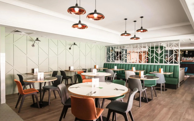 Holiday Inn Reading West by IHG