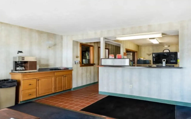 OYO Hotel Wadsworth OH I-76