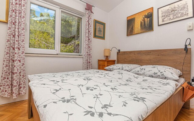 Beautiful Apartment in Rogoznica With Wifi and 2 Bedrooms