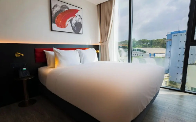 The Signature Hotel Saigon