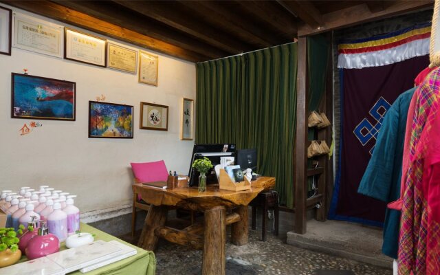 Blossom Hill Inn Lijiang Weavingland