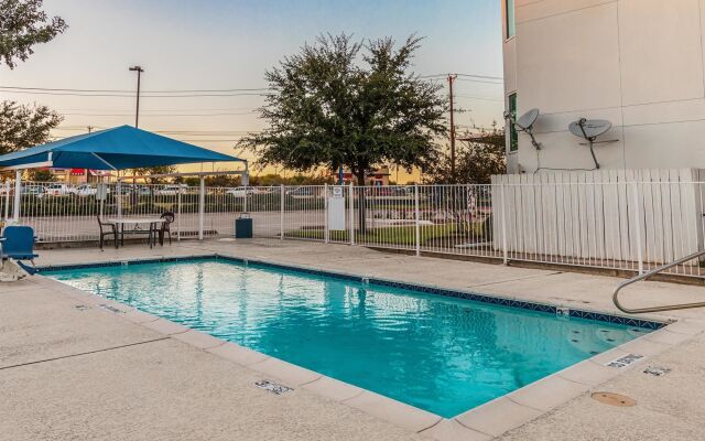 Motel 6 Benbrook, TX - Fort Worth