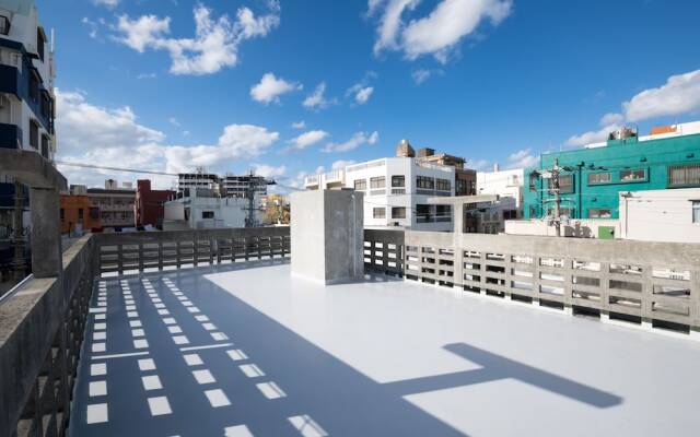 Naha Condominium Maejima House