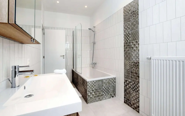 Opulent Holiday Home in Spa with Sauna, Hot Tub, Playroom