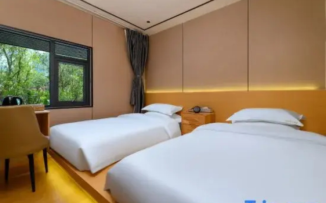 Zhuhai Baicheng Litian Hotel (Lovers South Road Seaside Swimming Pool)