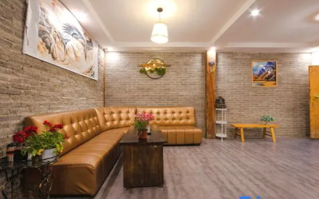 Xiqiao Yunchen Hotel (Daocheng Yading Scenic Area)