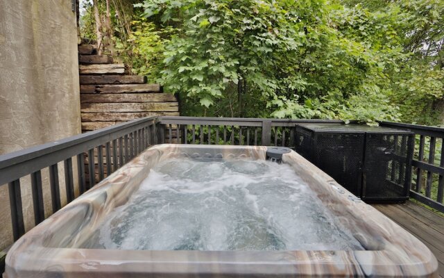 Ivy Falls 9 - Five Bedroom Chalet