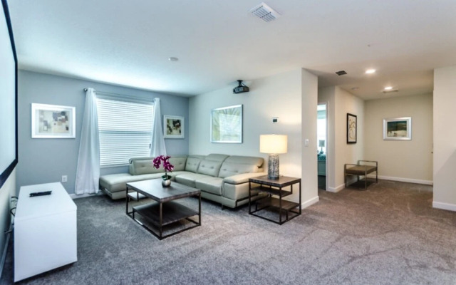 6 Bedroom 5 Bathroom Villa 1573sw