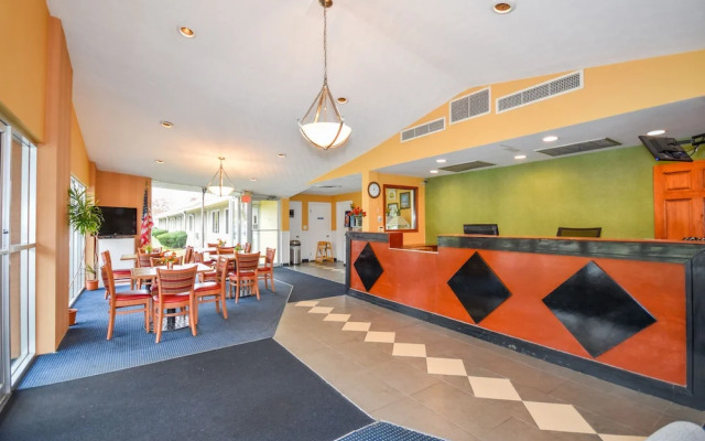 Monticello Inn Framingham
