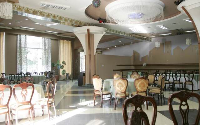 Hotel Eleon