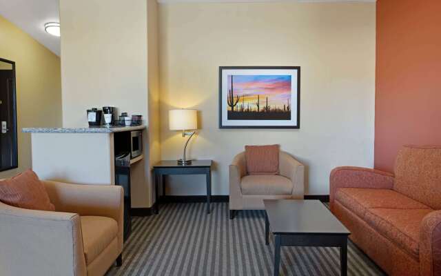 La Quinta Inn & Suites by Wyndham Tucson - Reid Park