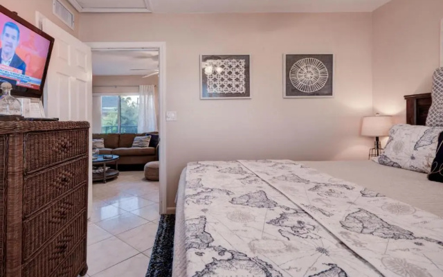 Five Palms Suite 201 - Daily - Weekly - Monthly