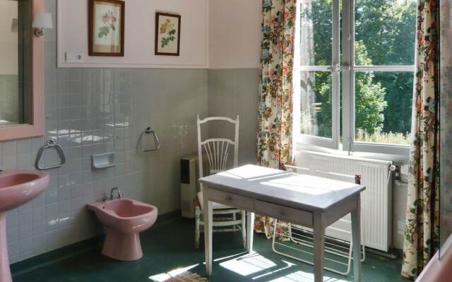 Mansion With 6 Bedrooms in Neuillé, With Private Pool, Furnished Garde