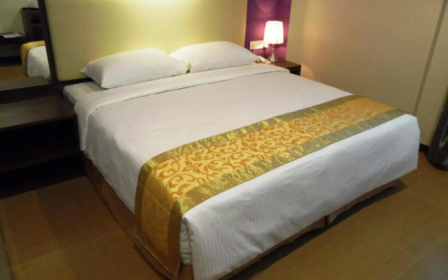 8 Days Boutique Hotel @ Mount Austin JB