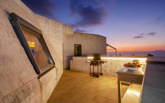 Luxury villa with marvellous terrace overlooking the sea-VILLA LILIANA