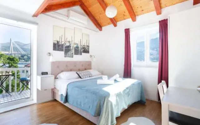 Cosmai Residence