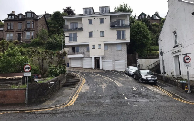 Beautiful 3-bed Apartment in Gourock