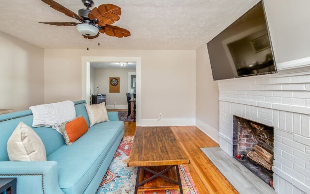 The Broadfoot Bungalow