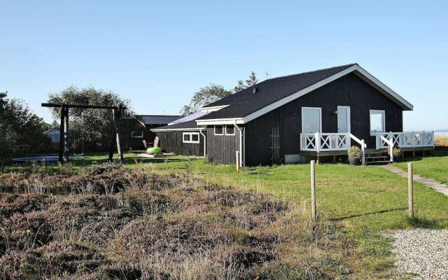 Exquisite Holiday Home in Løgstør near Sea