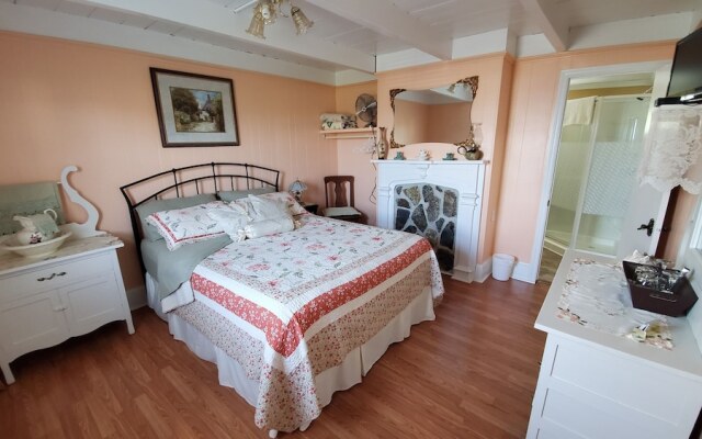 Hillside Bed & Breakfast