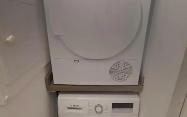 Spacious1br-6guests-walktoshops-fastwifi